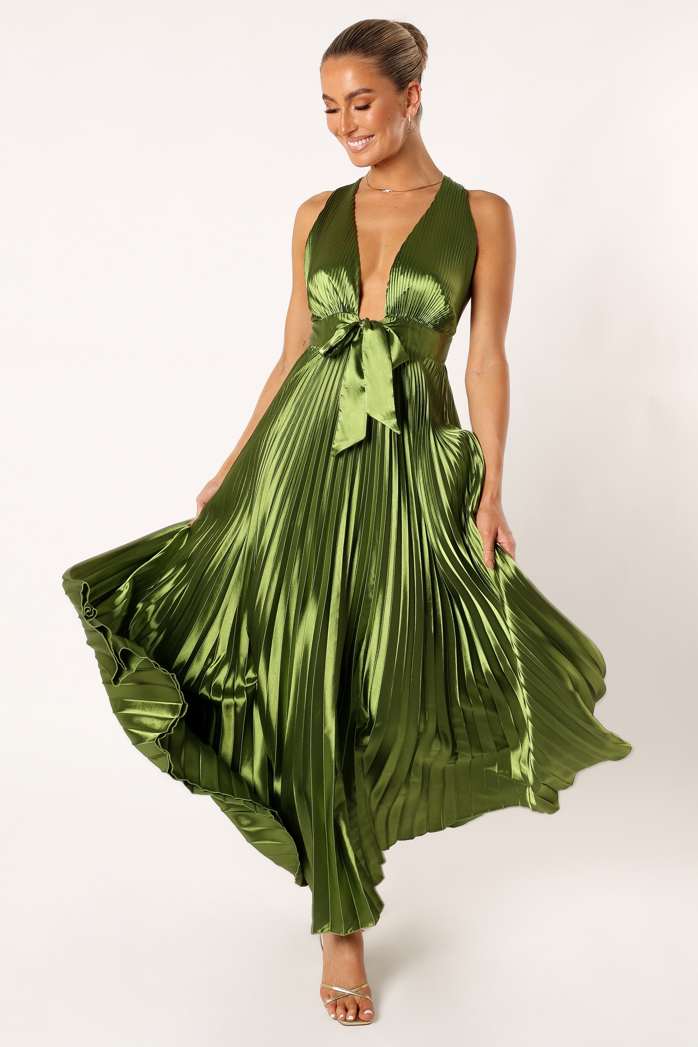 Elegant Pleated Maxi Dress with V Neckline - Kris Martini Olive