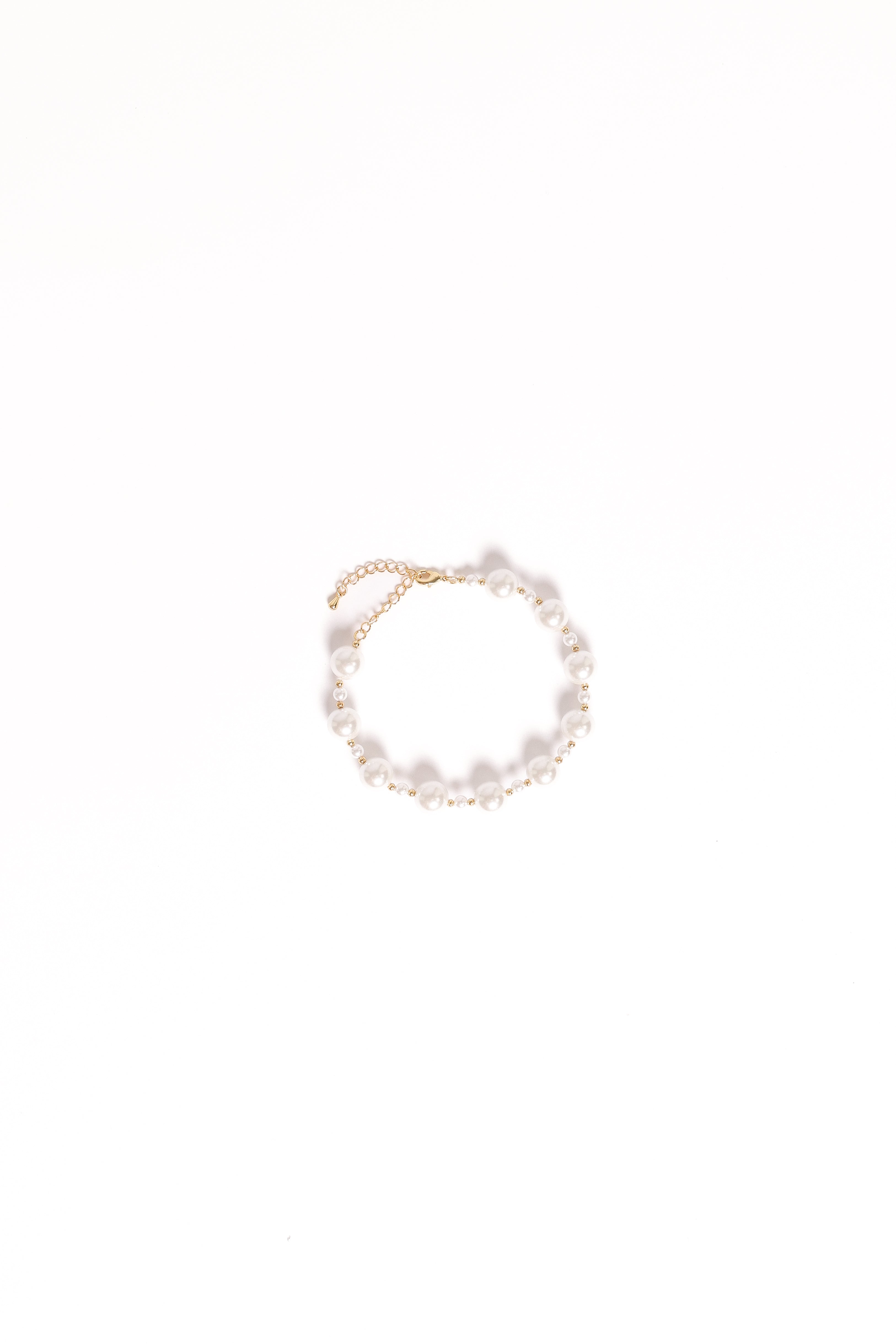 Pearl Harper Bracelet with Gold Hardware - 7" Faux Pearl Jewelry