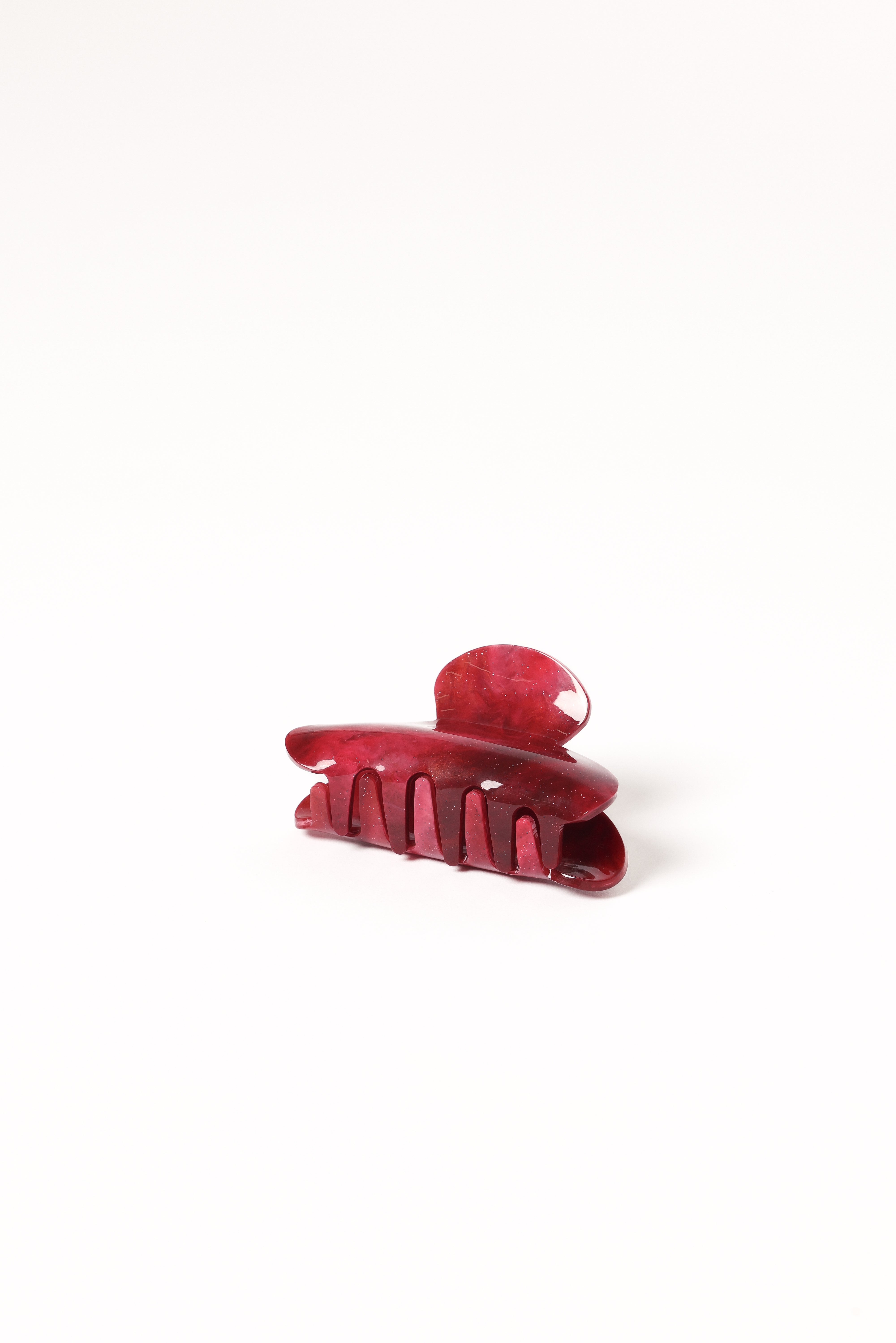 Cherry Ashe Hair Clip - Sleek Plastic Claw Clip for Stylish Looks