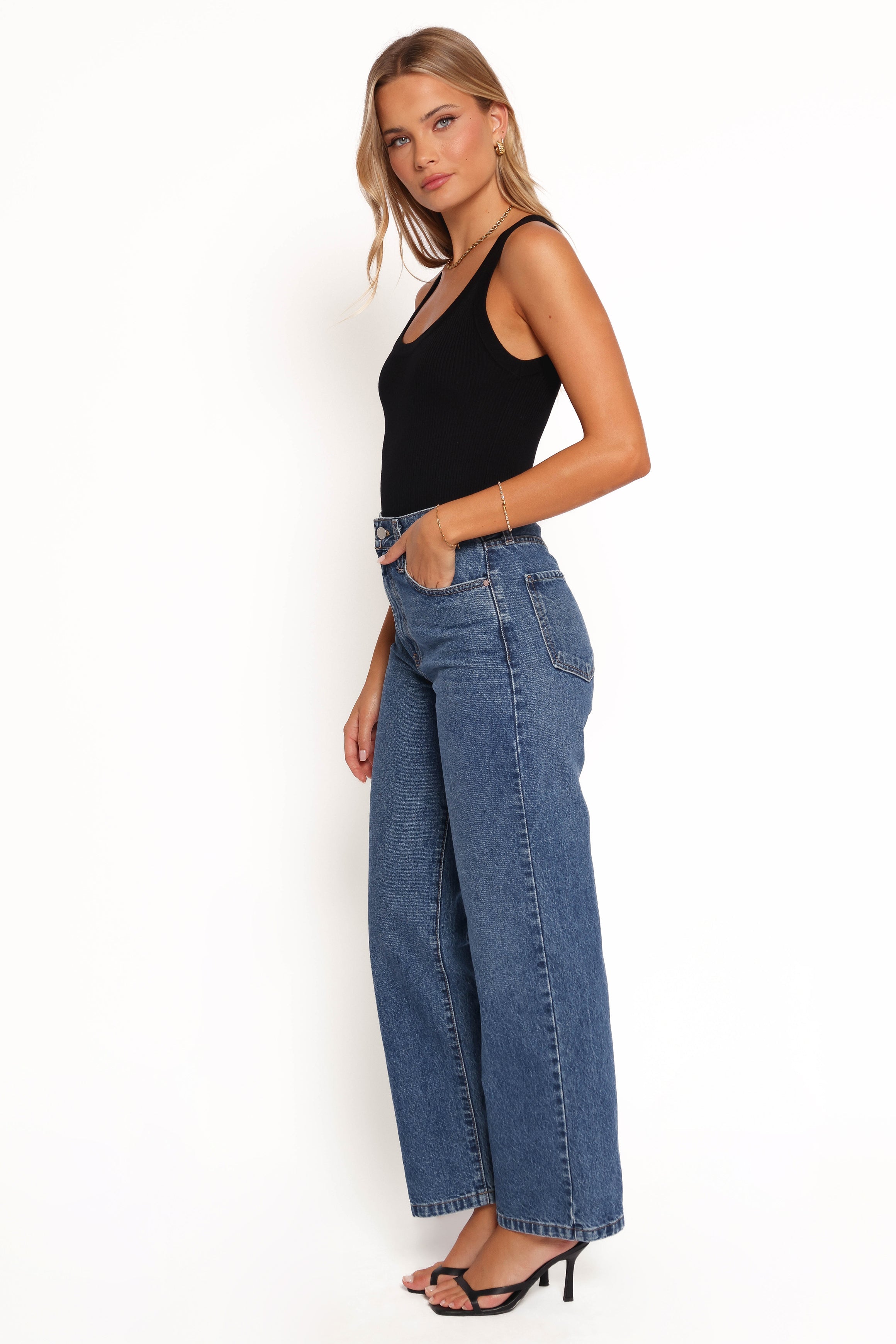 90s High Waisted Straight Jeans - Dark Denim Relaxed Fit