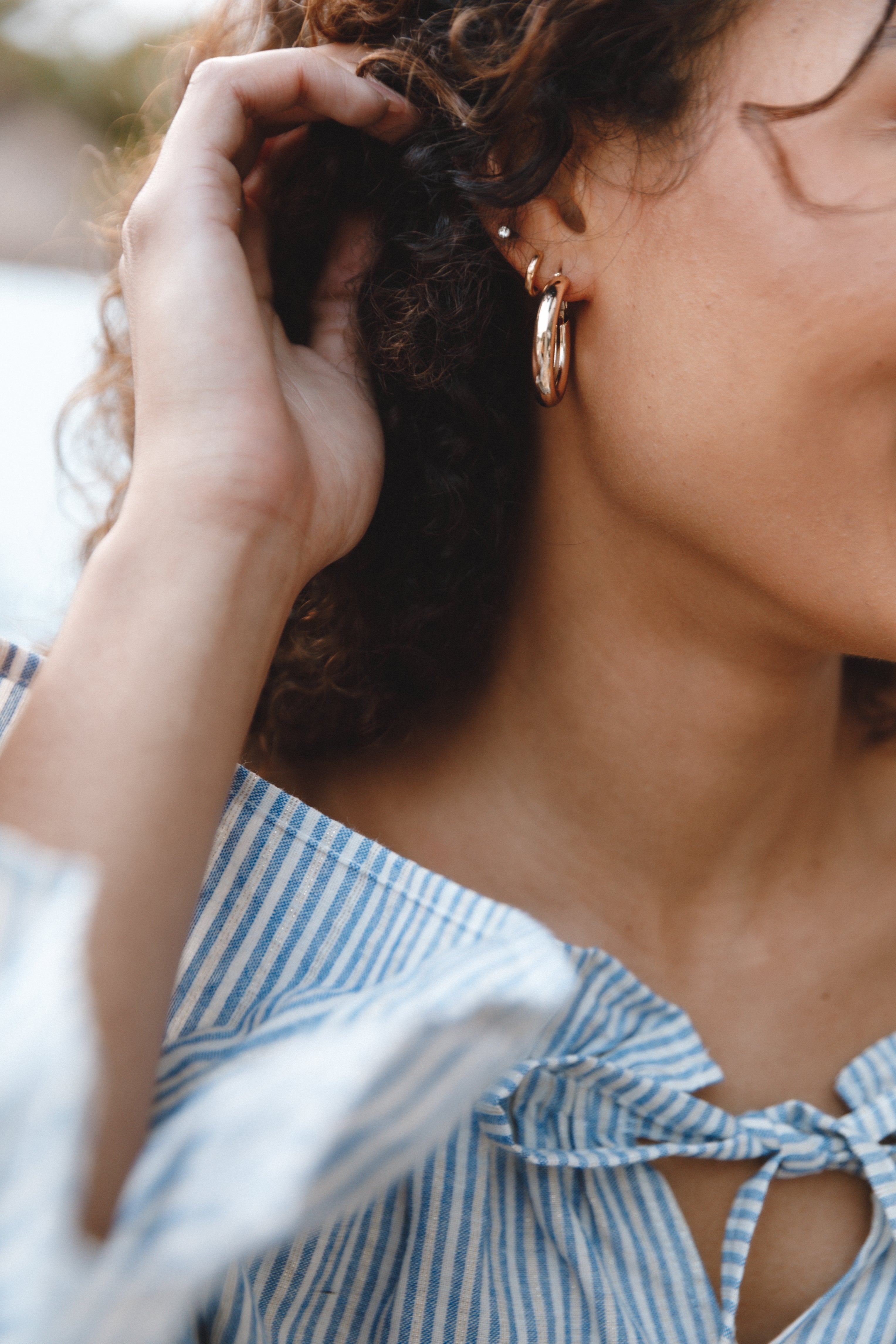 Gold Round Hoop Earrings - Sleek Tube Design with Clasp Closure