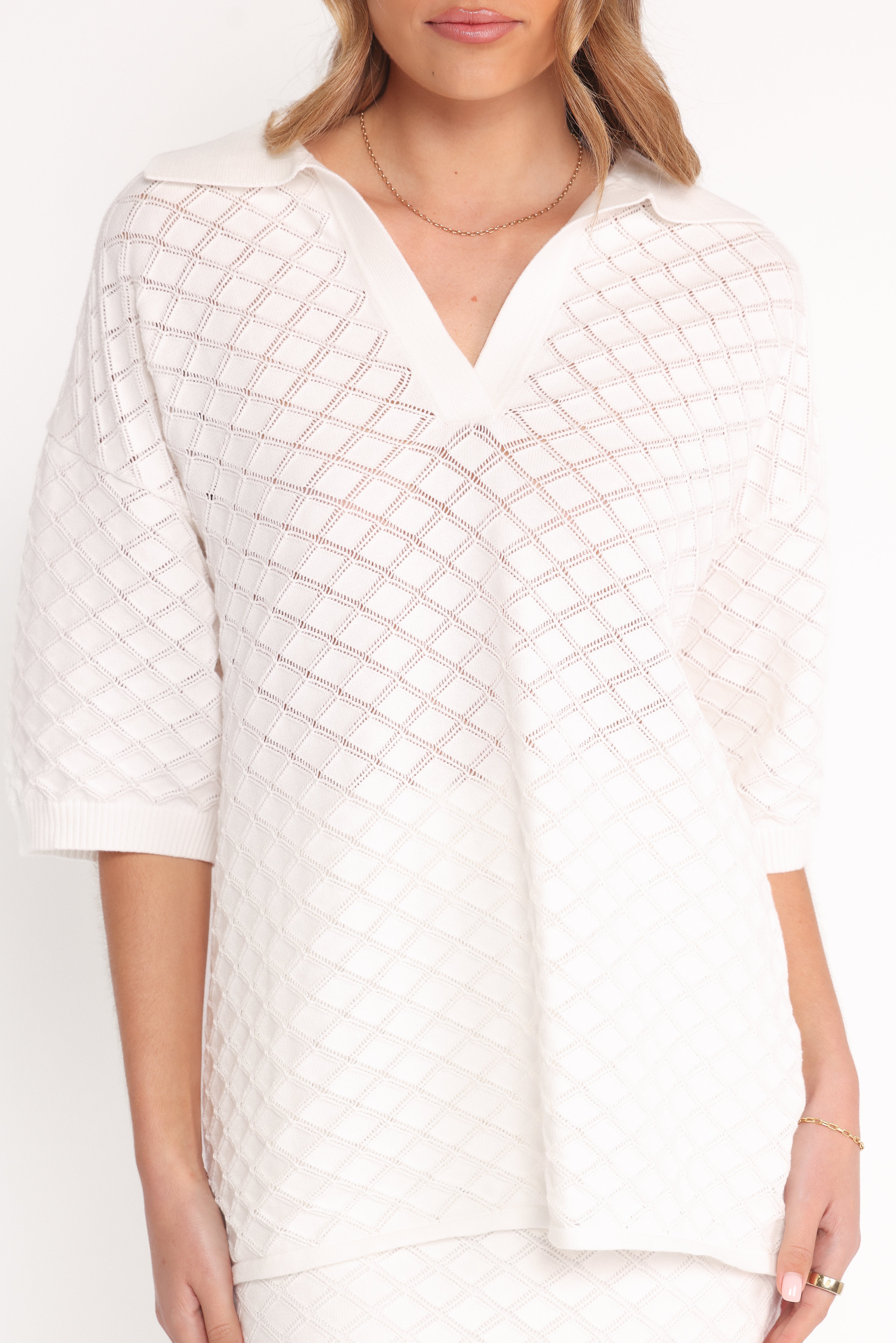 Meera White Cotton Knit Top with V-Neck & Short Sleeves