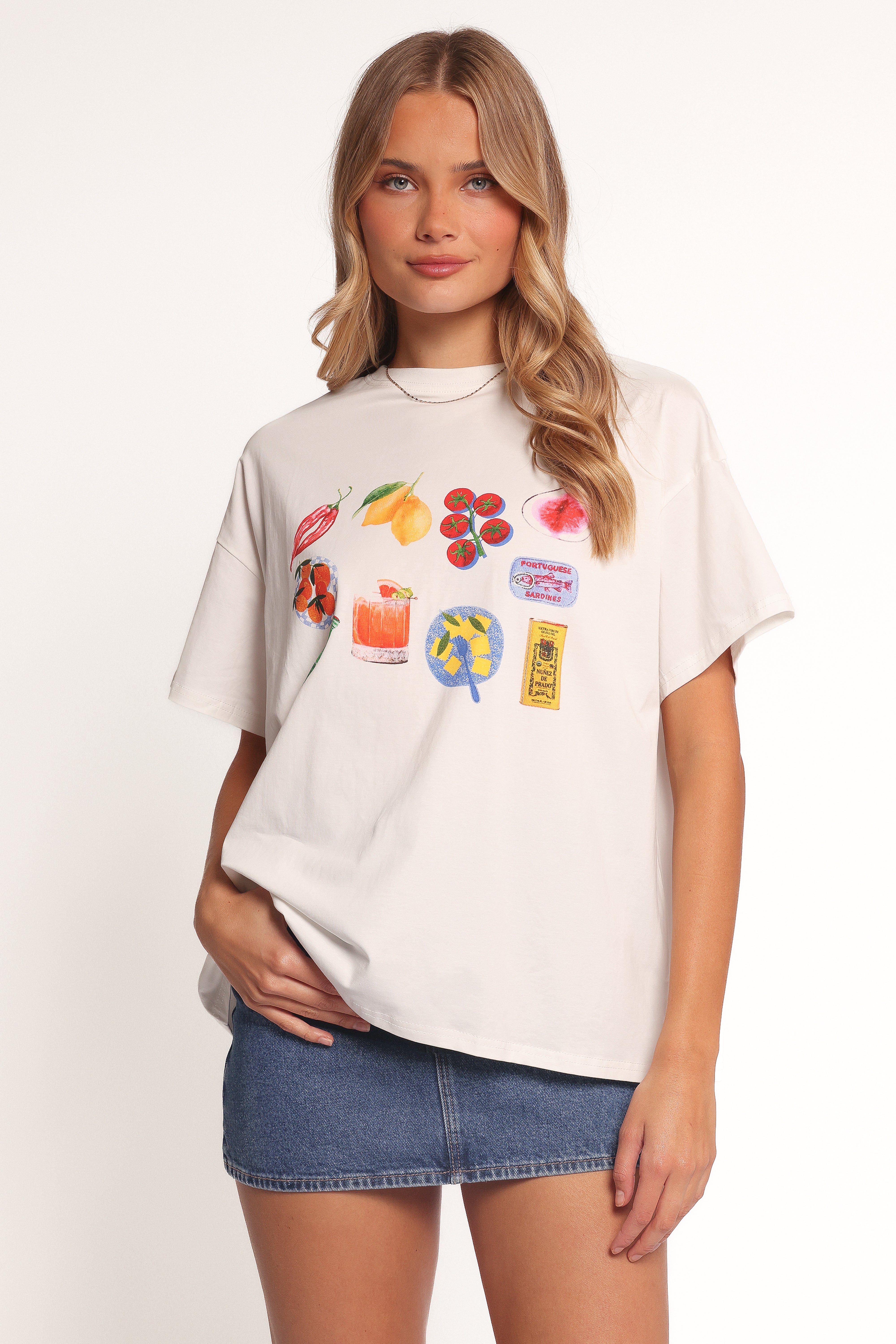 Alda Oversized Graphic Tee - White Cotton T-Shirt