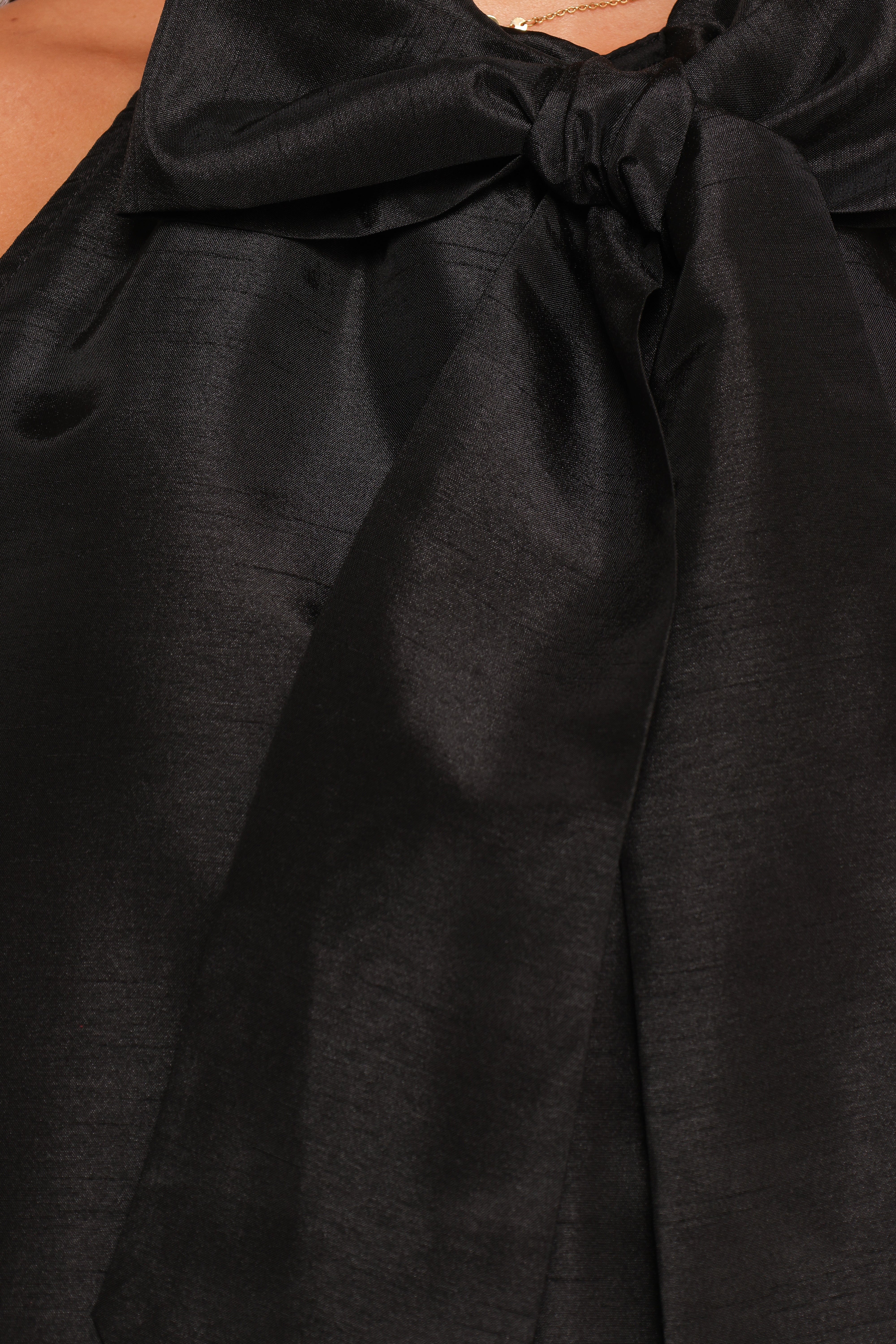 Black Halter Neck Bow Top - Sleeveless Women's Blouse