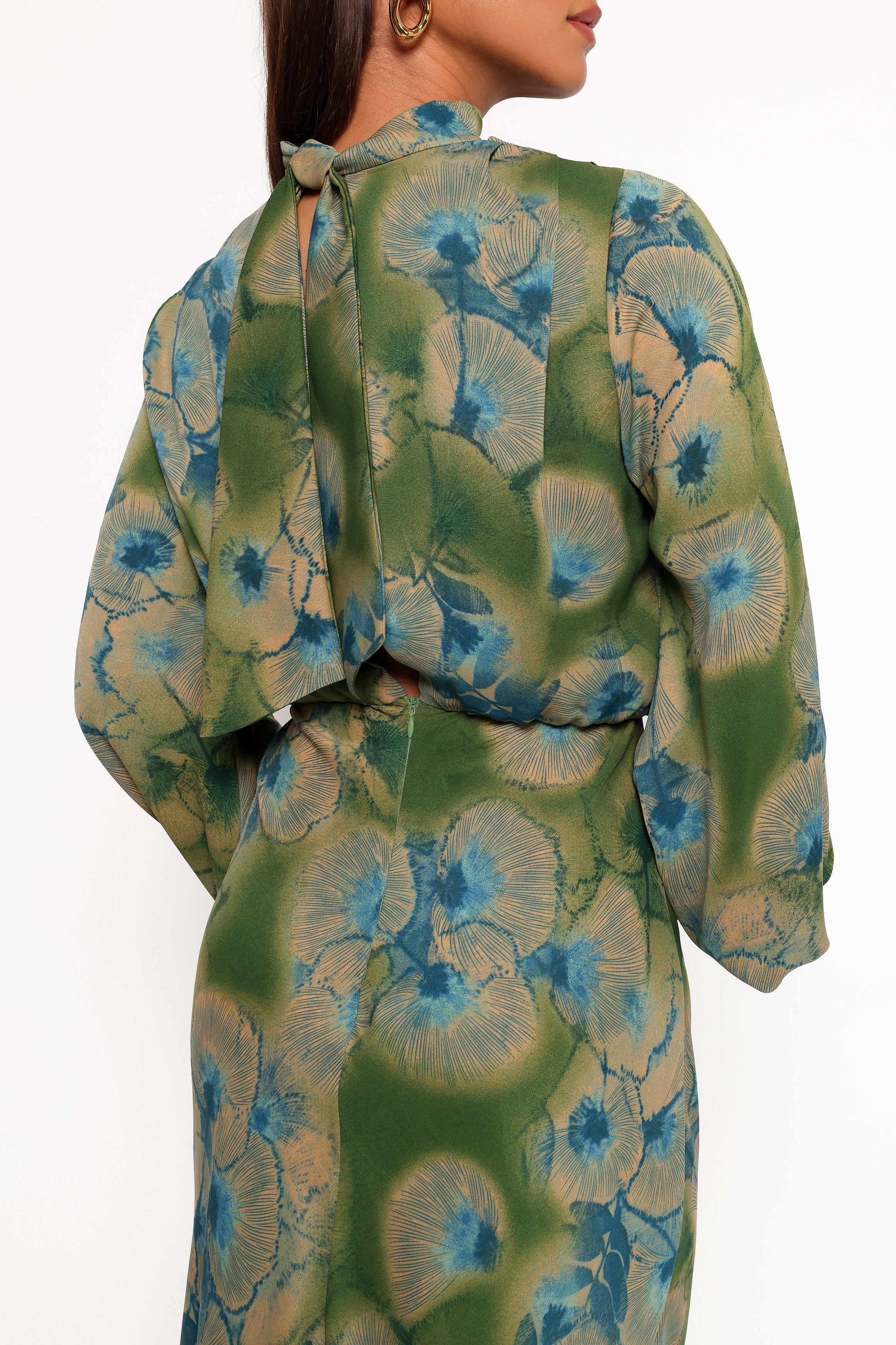 Floral Print Long Sleeve Midi Dress with Open Back - Green