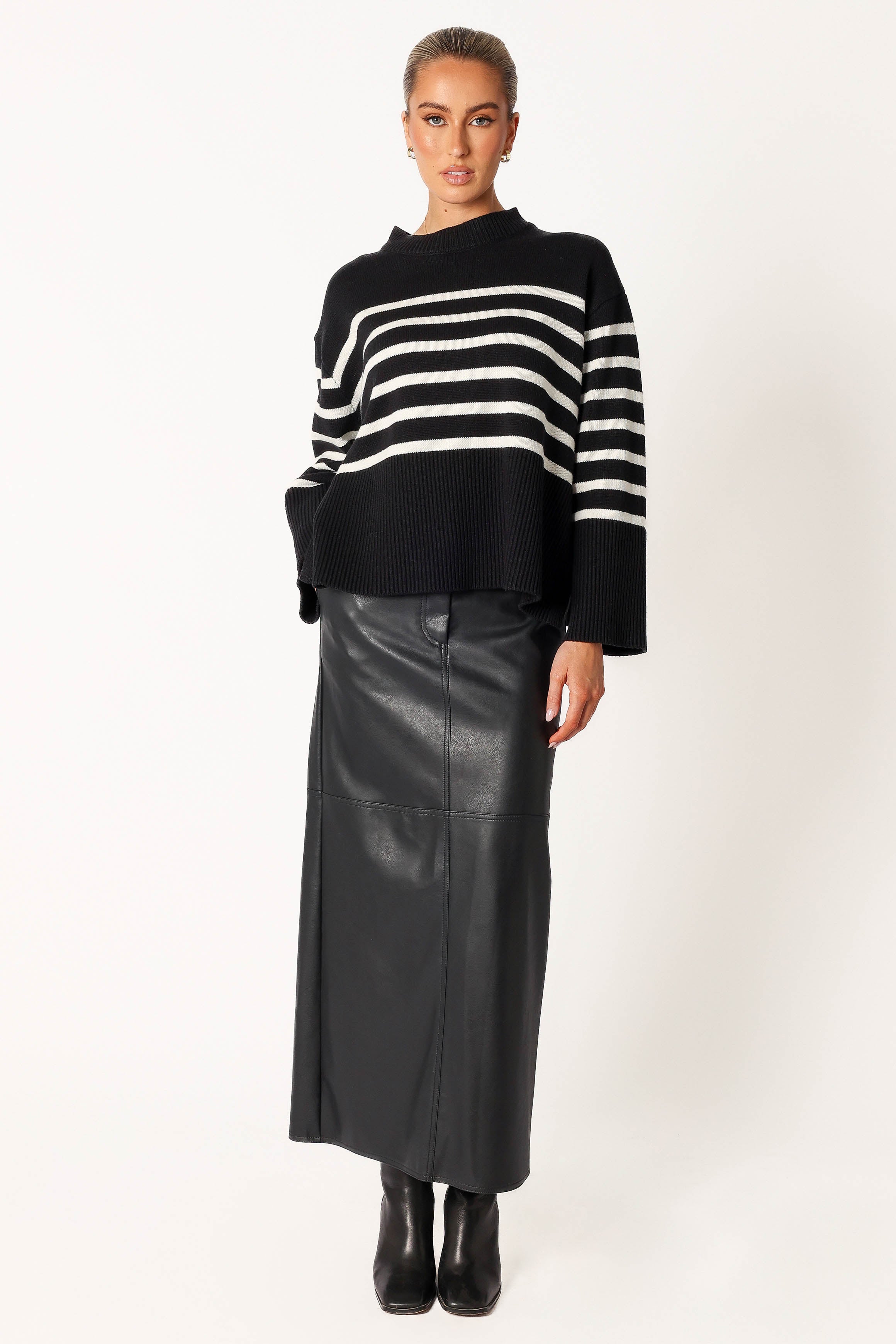 Avalynn Striped Knit Sweater - Black & White Cozy Fall Pullover