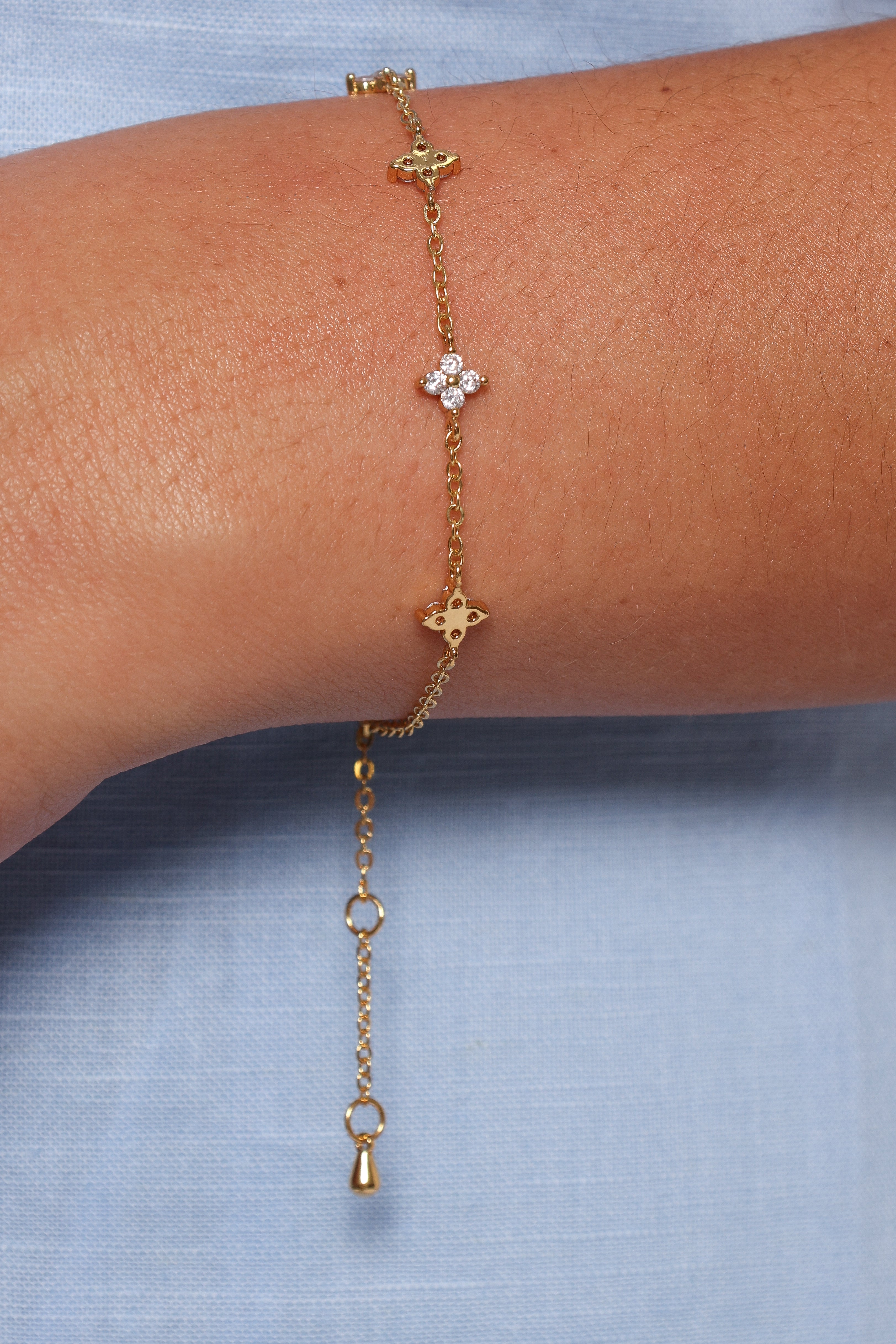 Varinka Gold Flower Zirconia Adjustable Bracelet