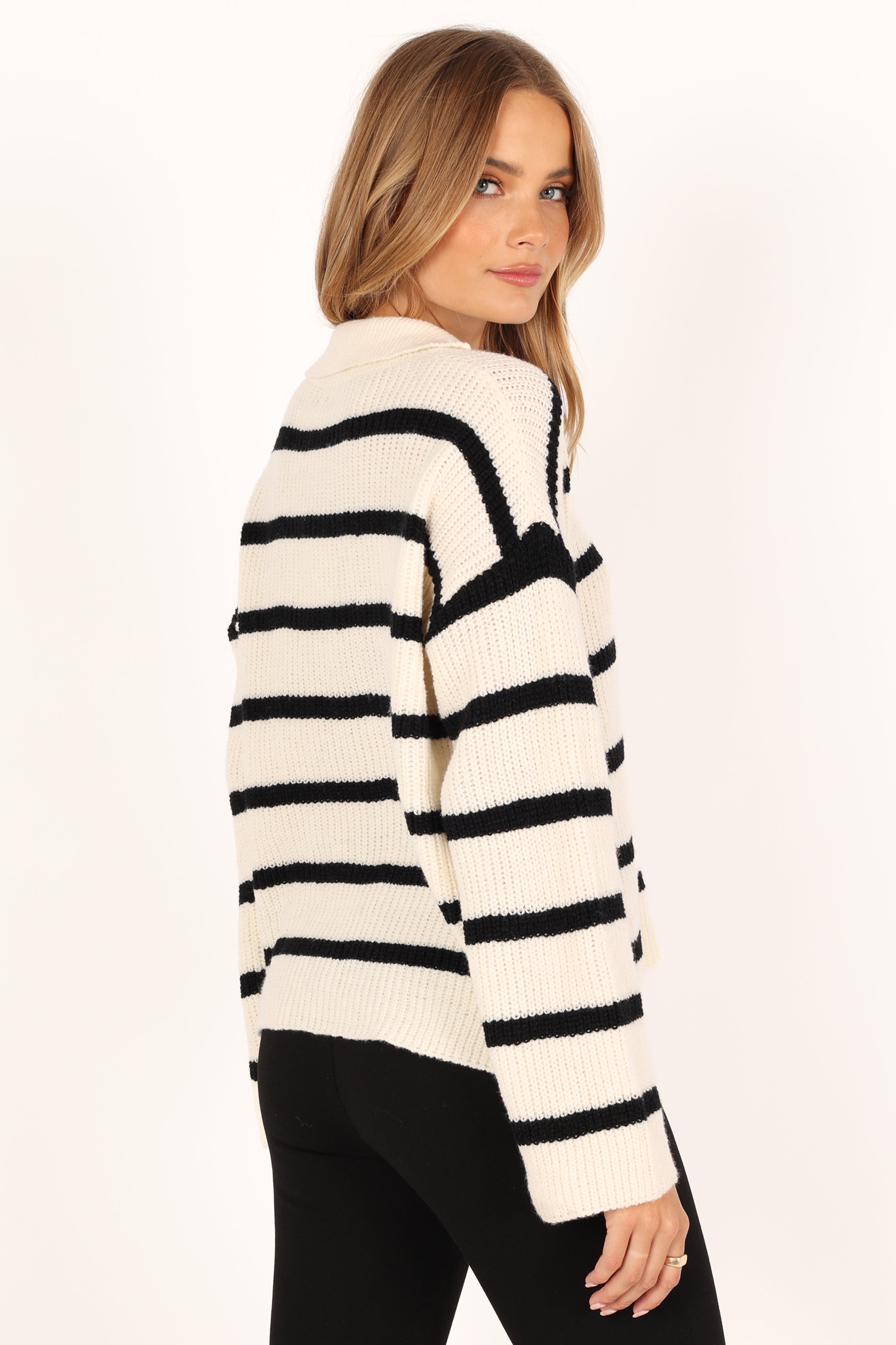 Cream V-Neck Knit Sweater - Ribbed & Striped Design