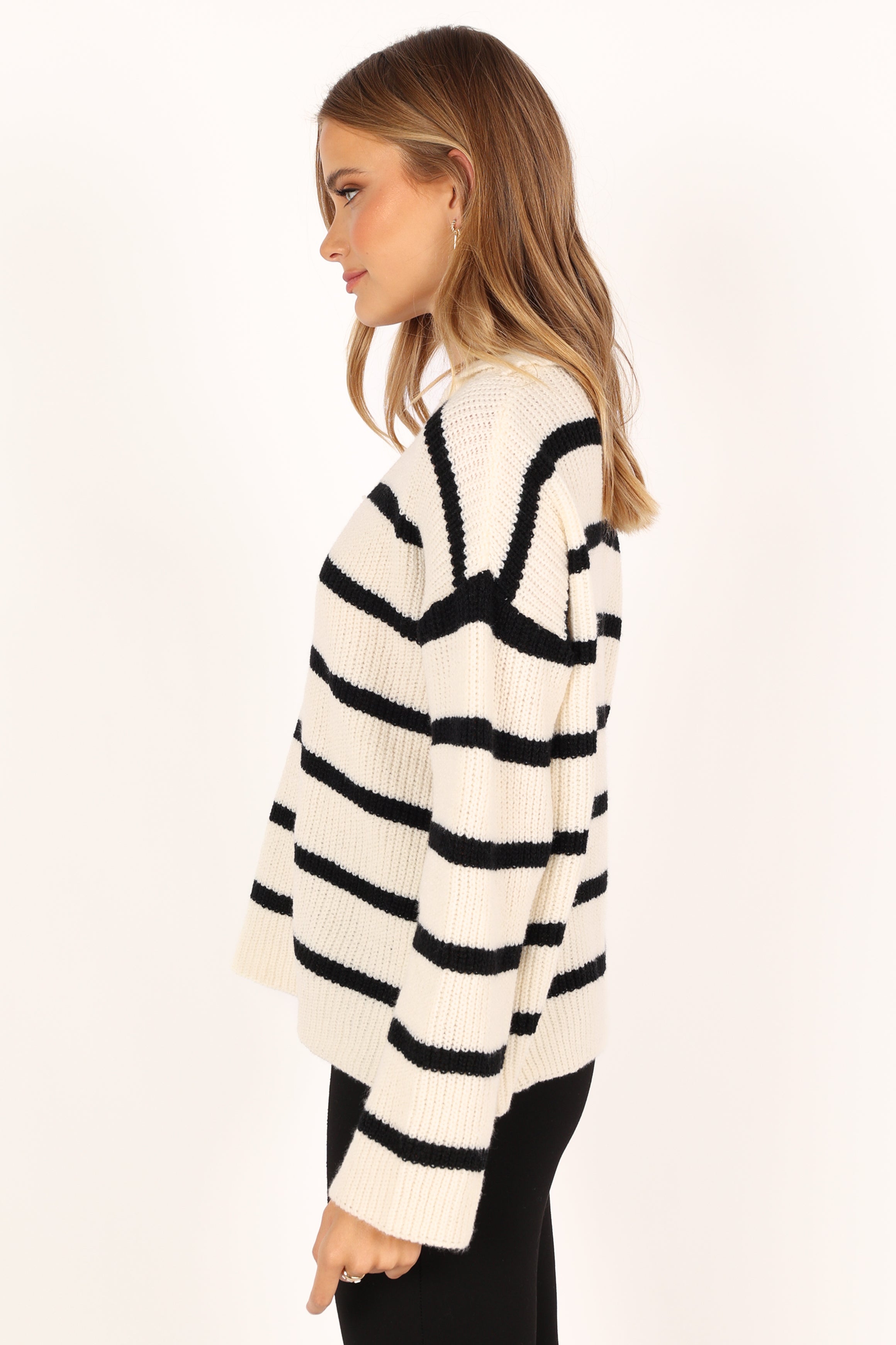 Cream V-Neck Knit Sweater - Ribbed & Striped Design