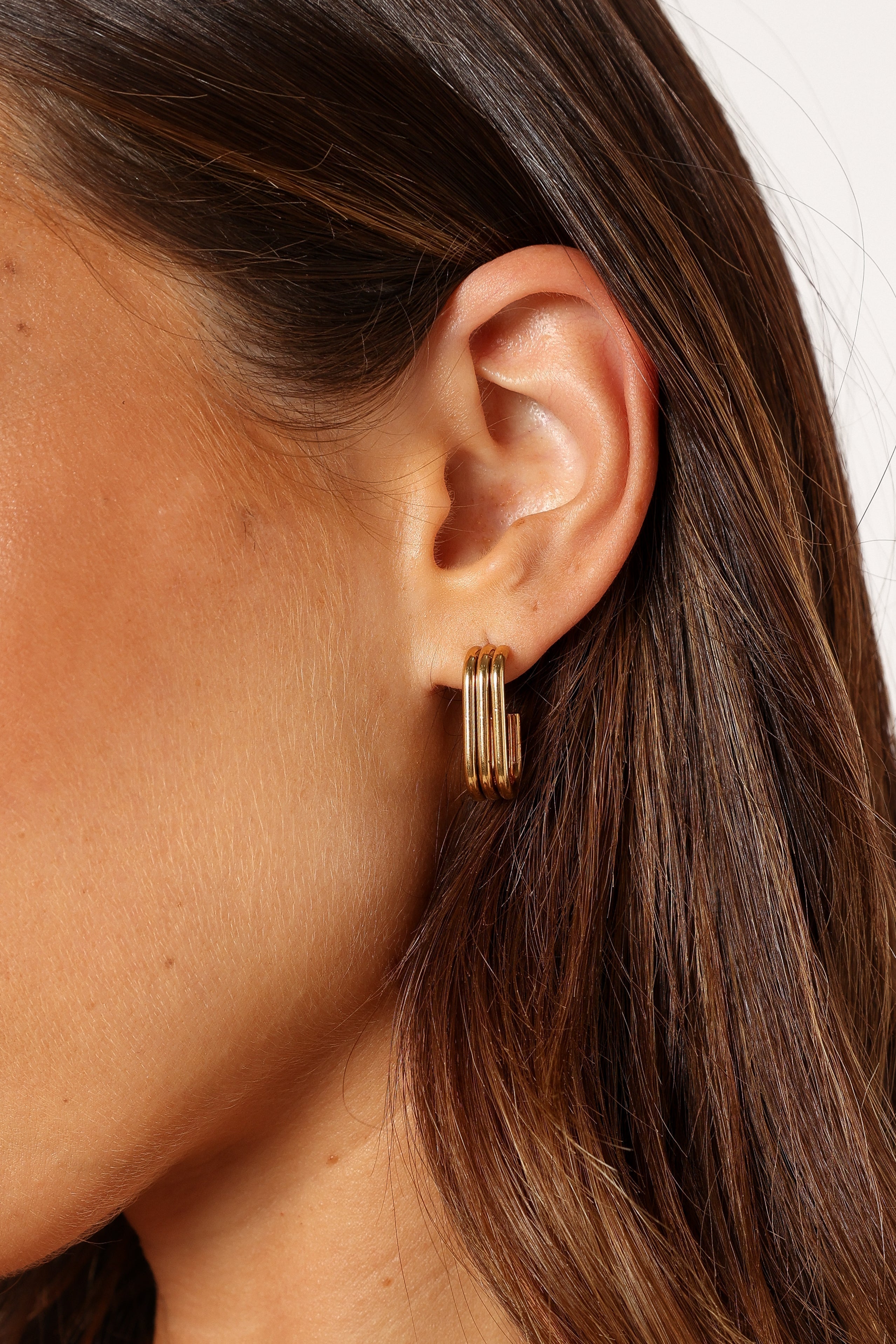 Gold Oval Hoop Earrings with Butterfly Closure - Ramiro