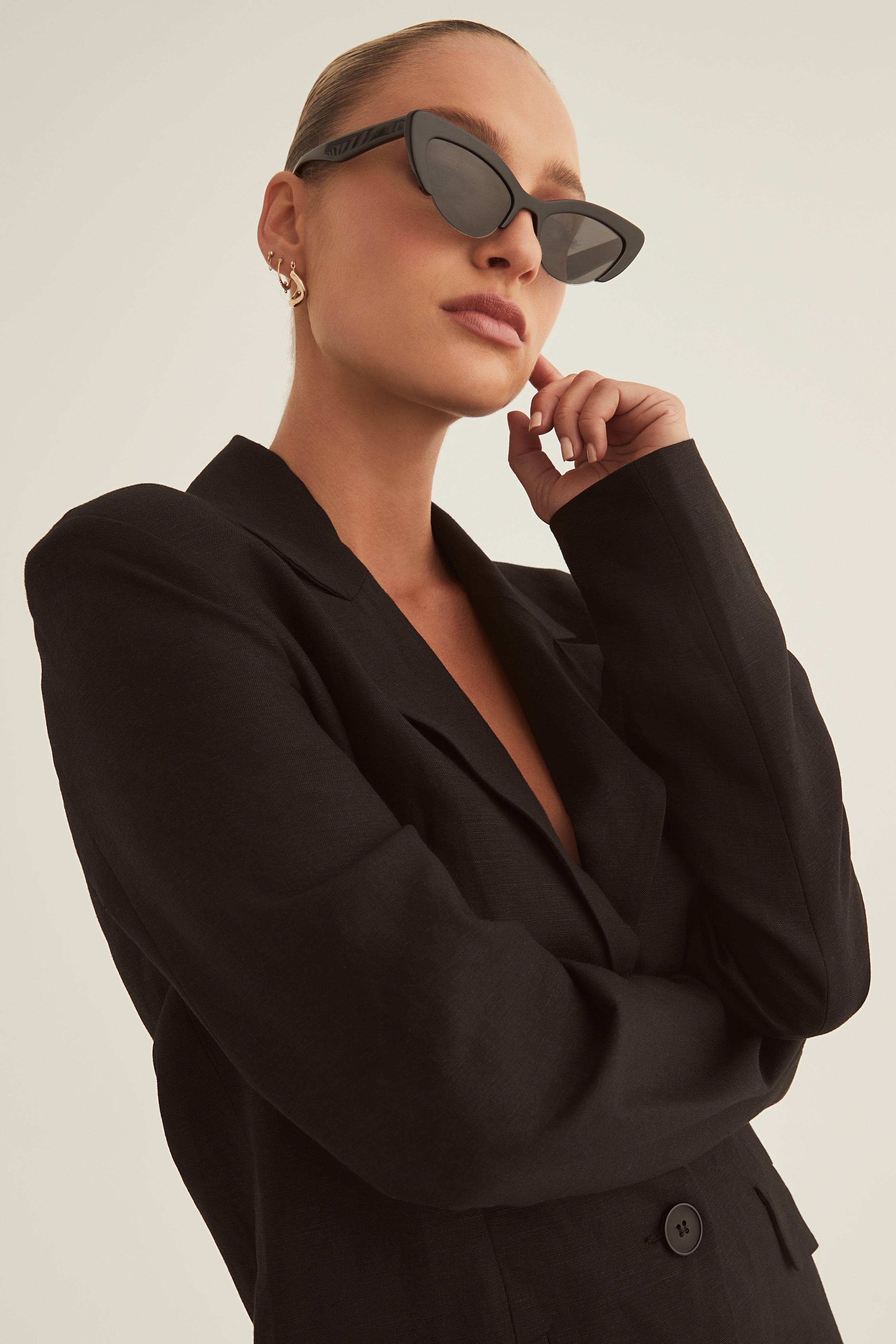 Banbé The Ambrosio Black Cat Eye Sunglasses – Polarized UV Protection