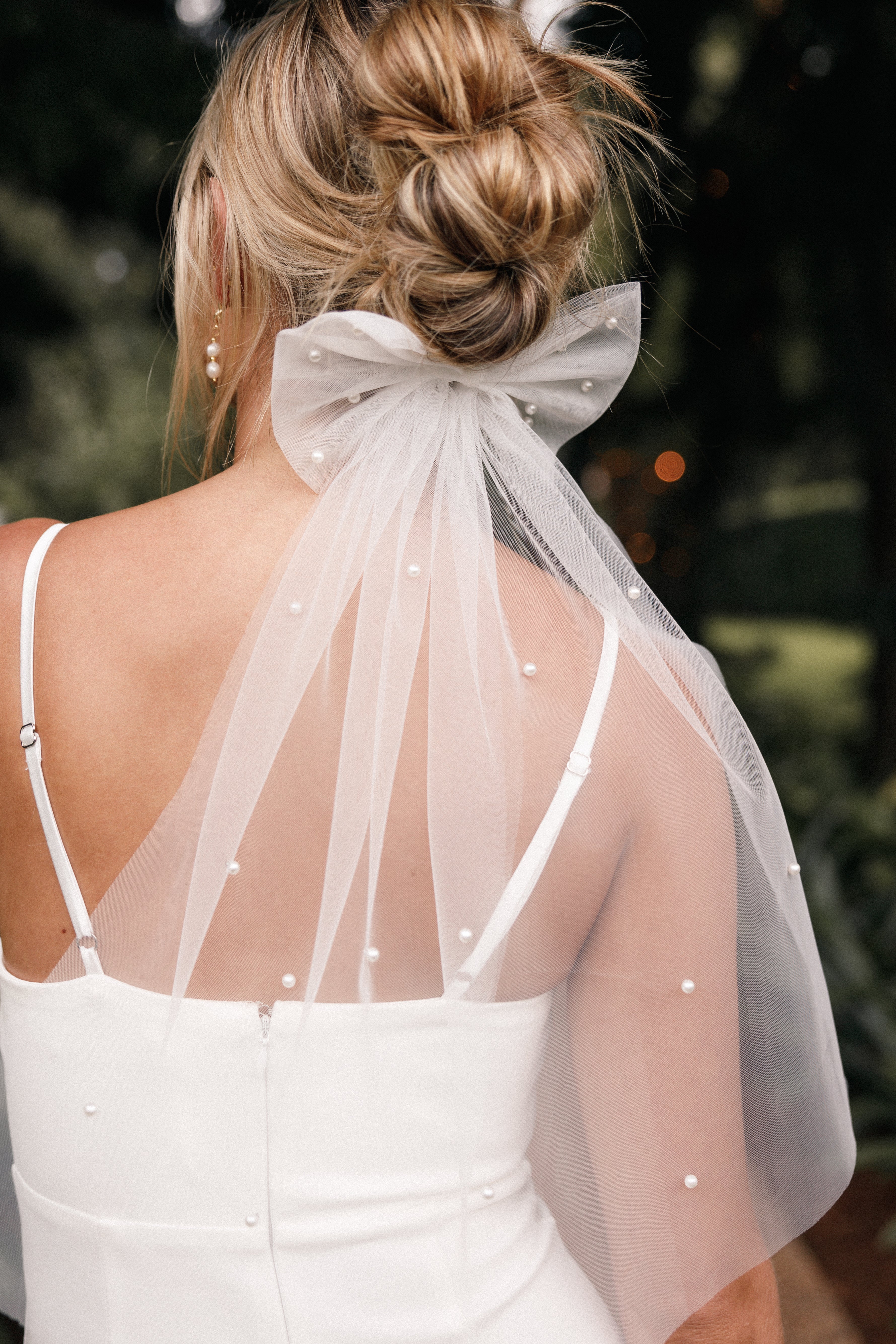 White Pearl Bow Hair Clip - Cora Fashion Accessory