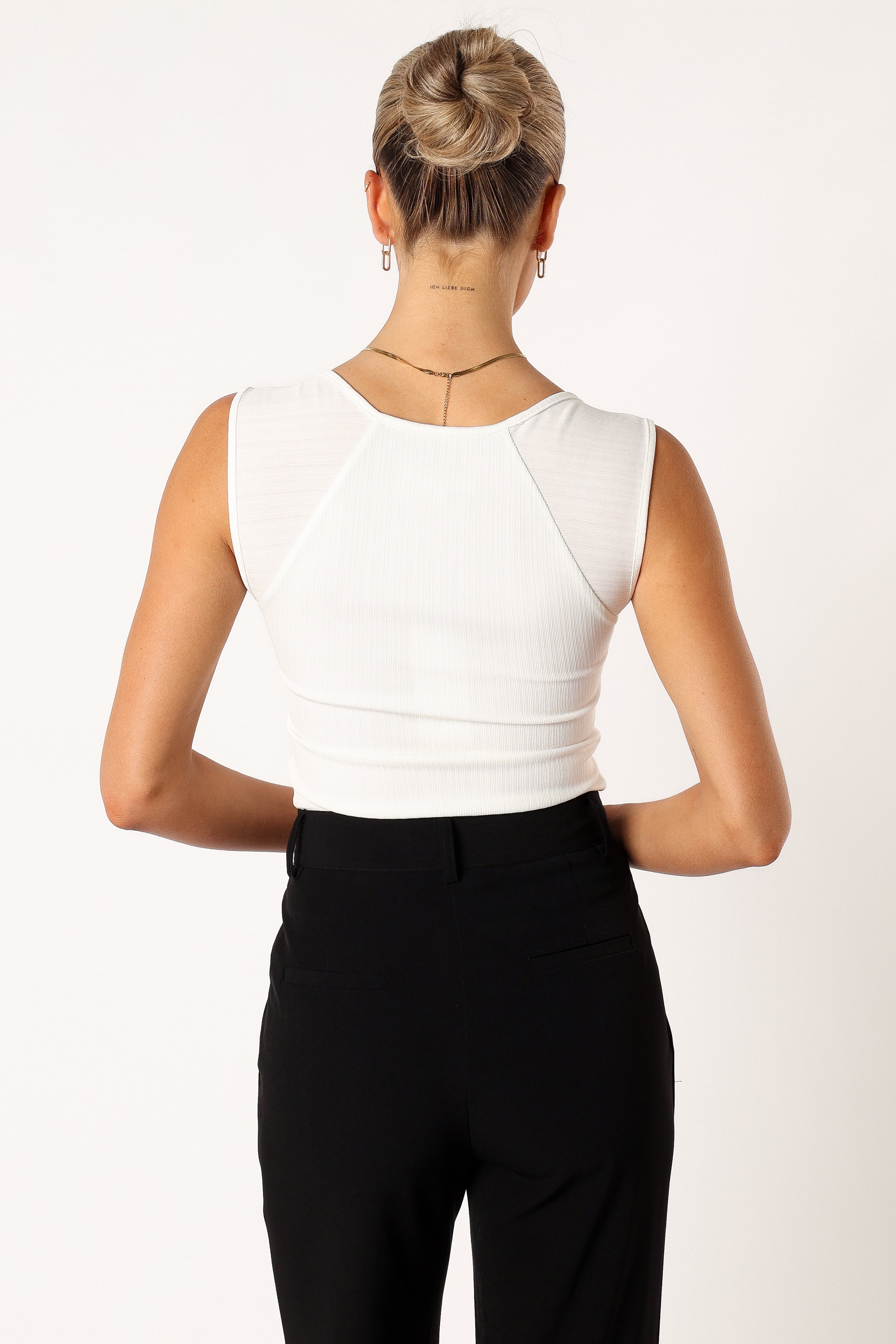 White Sleeveless Ribbed Top - Clara Stretch Lined Blouse