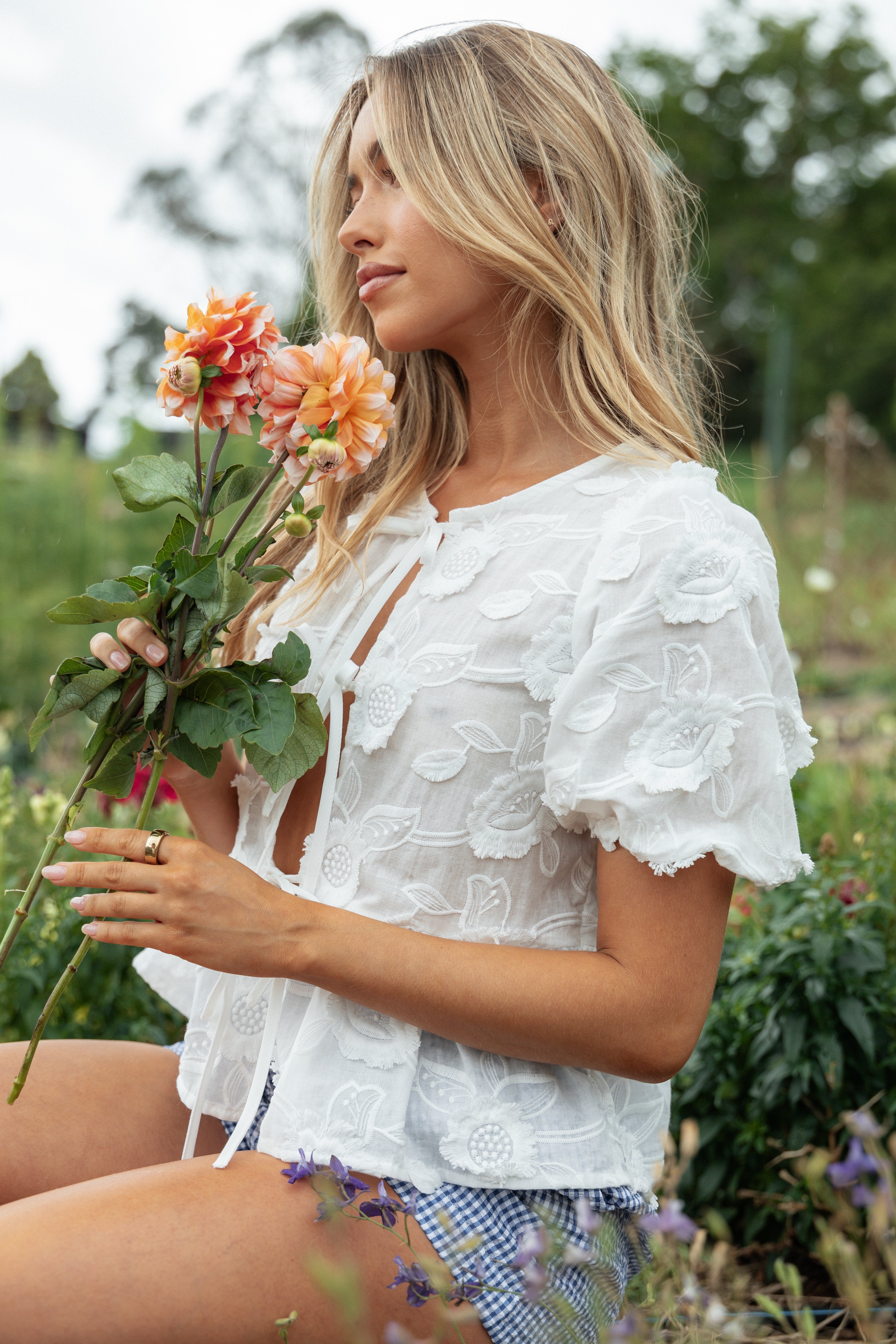 White Doris Top - Cropped V-Neck with Floral Embroidery