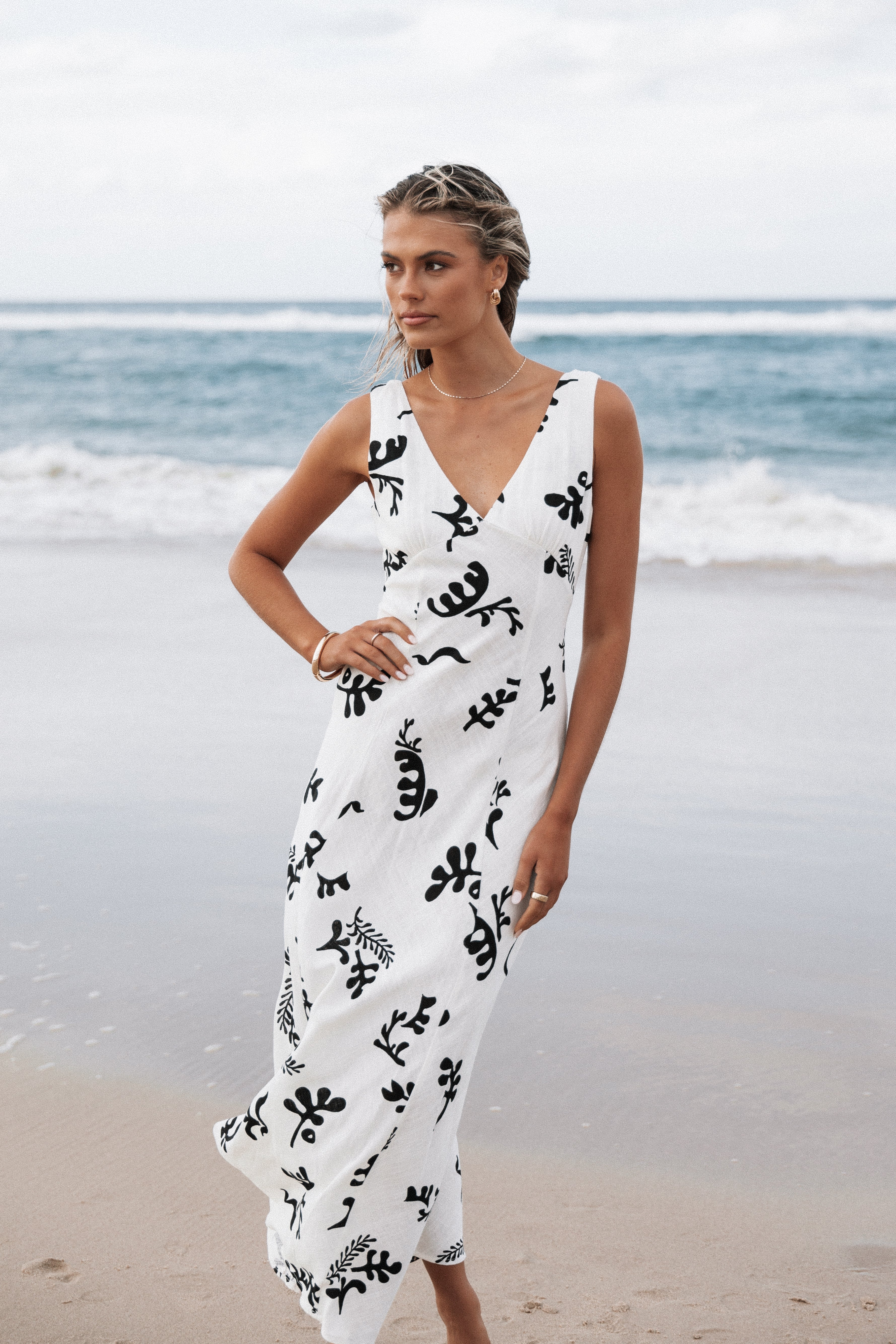 Floral Print Tulsi Midi Dress - Sleeveless V-Neck Summer Dress