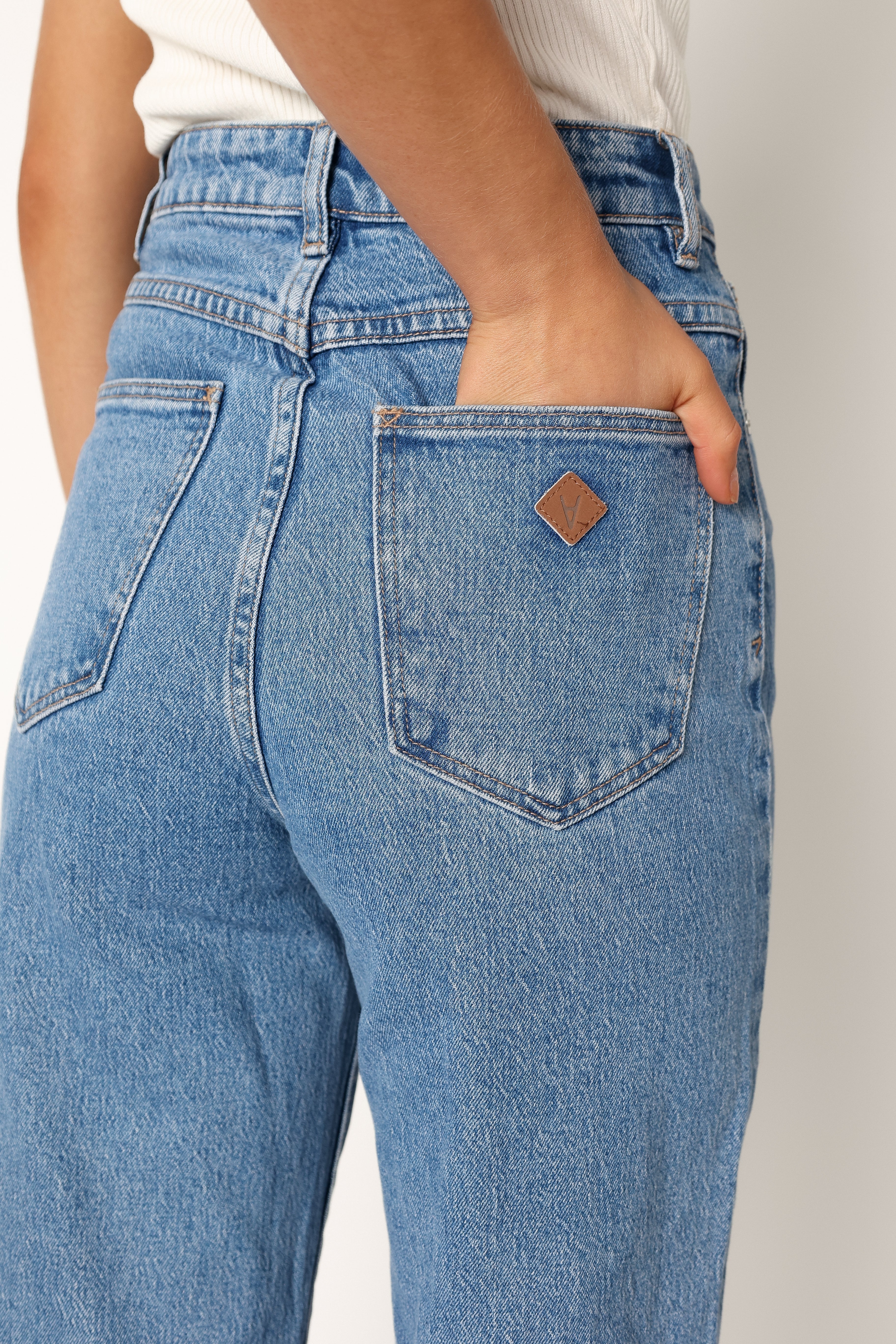 Abrand High Waisted Wide Leg Jeans - 100% Cotton Debbie Style